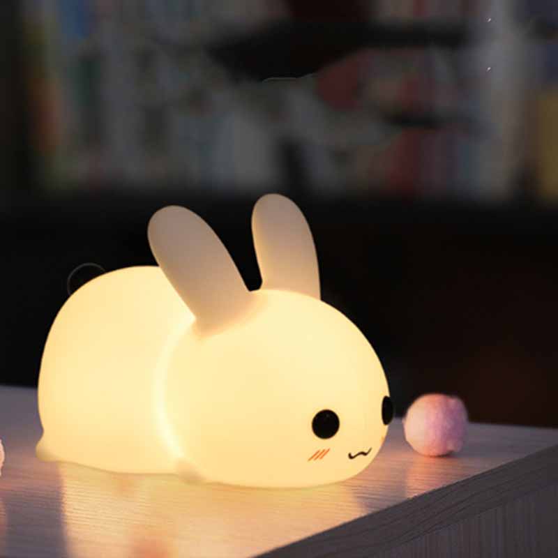 Veilleuse LED lapin en silicone – lampe cartoon à intensité réglable, rechargeable USB.